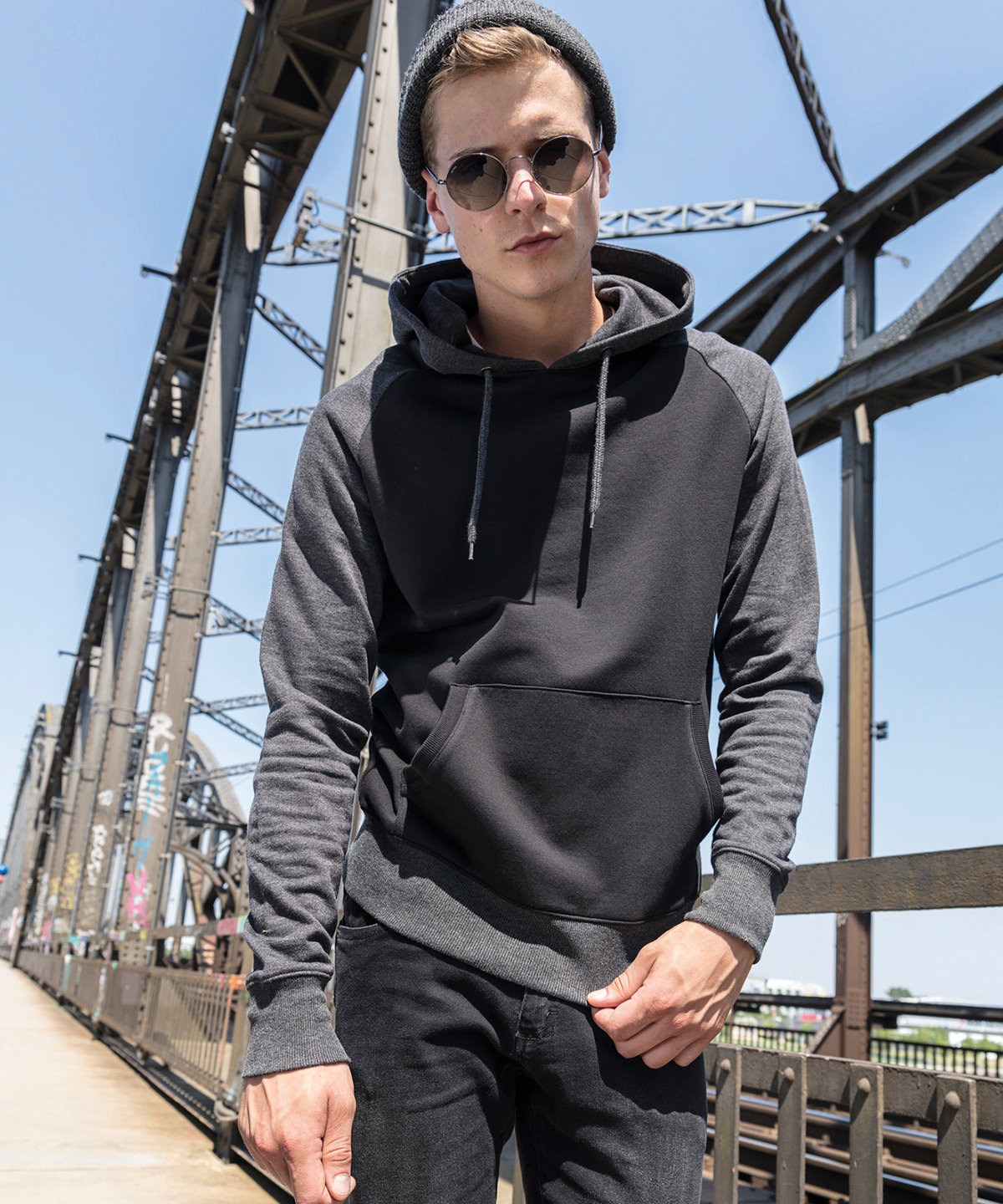 Grey/Black